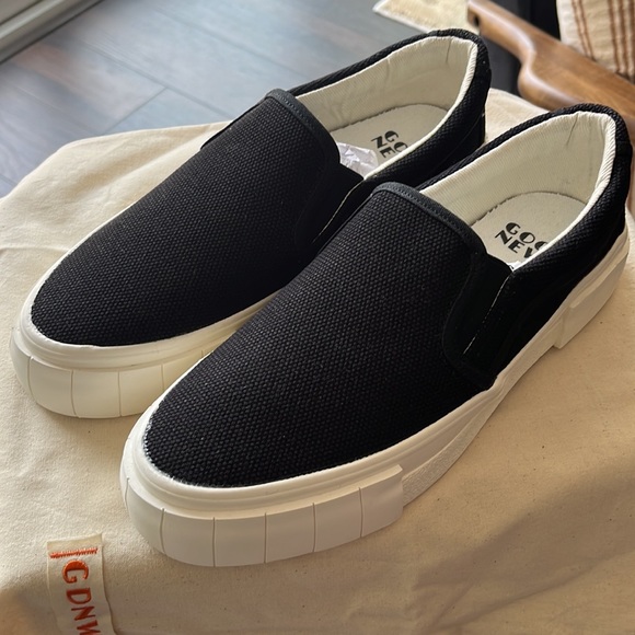 Good News Slip-on Sneakers - NWT sz 39 - Picture 6 of 6